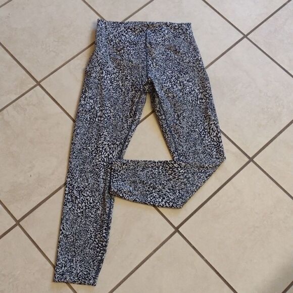 Lululemon InStill Tight High-Rise legging Warped Grain Alpine White Black 6 - Picture 2 of 13